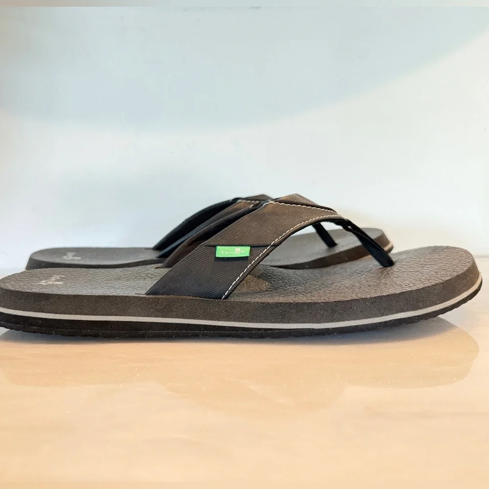Sanuk Flip Flops Mens 11 Black Comfort Sandals Casual Beach Lightweight
